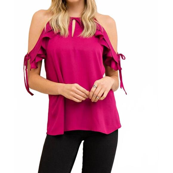 ENTRO Tops - NEW ENTRO cute open shoulder ruffle top in berry